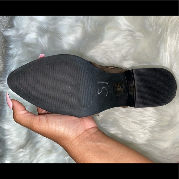 🔥 Brand New Ankle Block Heel Booties w/ Studs NWOT🔥 - Picture 4 of 6